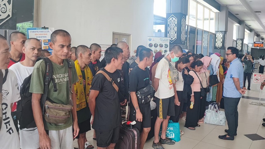 Langgar Aturan Keimigrasian Malaysia, 45 WNI Bermasalah di Deportasi dari Sarawak