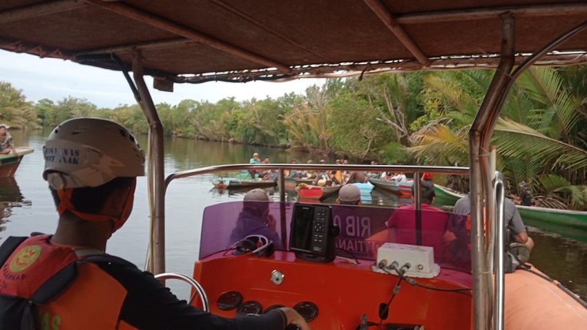 Tim SAR Gabungan Cari Warga Batu Ampar  di Perairan Karang Anyar